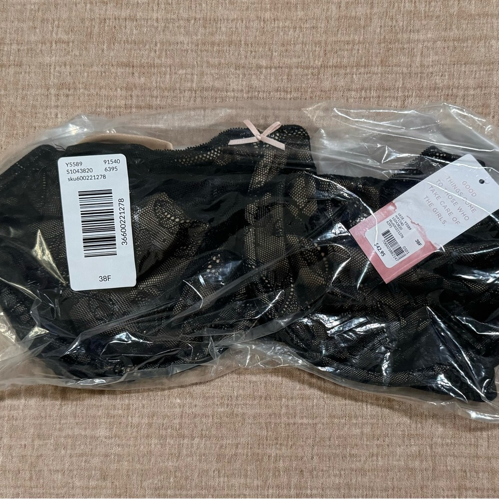 BRAND NEW WITH TAGS! Cacique black lace bra! 38F